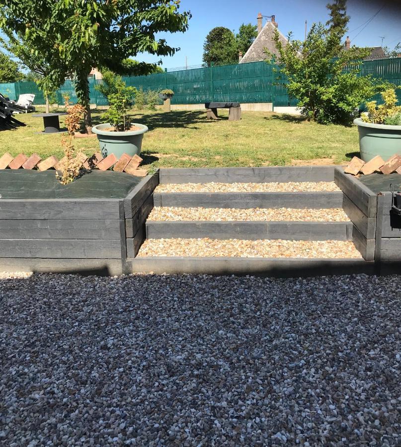 Gite De Lyons Ecouis Exteriör bild