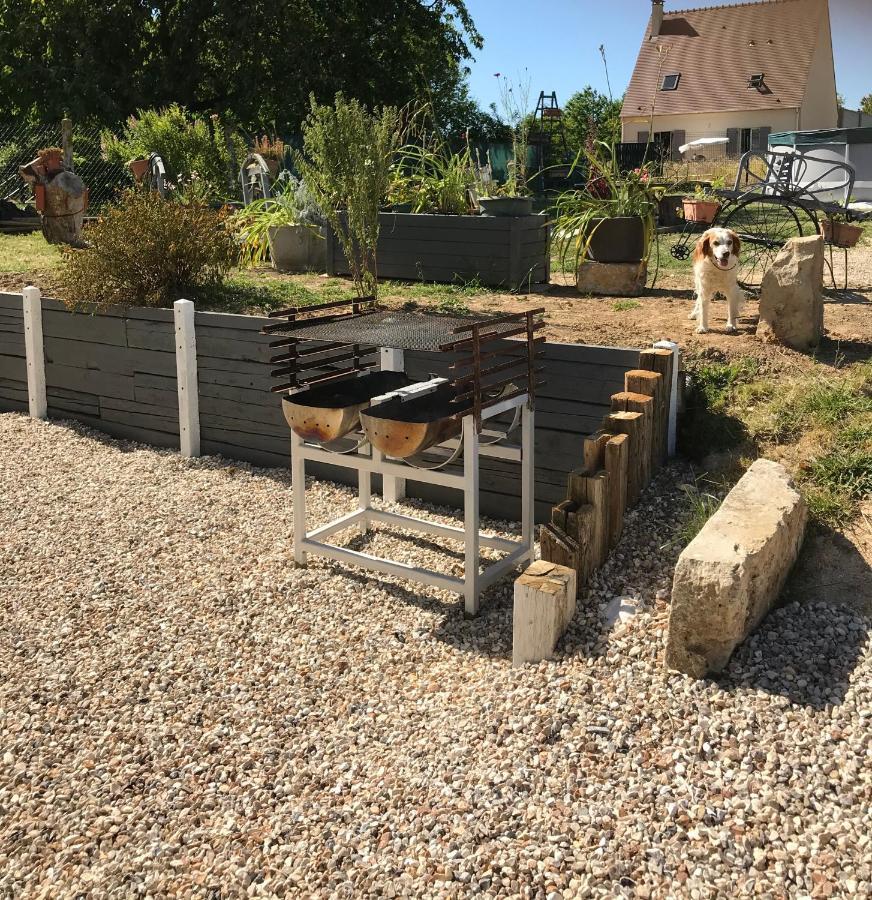 Gite De Lyons Ecouis Exteriör bild